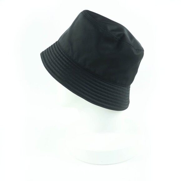 Prada 2 Hc137 re-nylon Triangle Logo Plate Triangle Plate Bucket Hat Black
